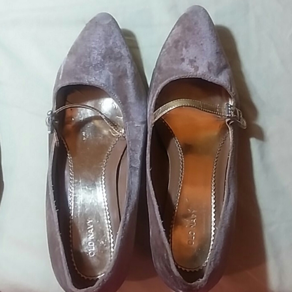 (3/$30) Gold Velveteen Shoes - Picture 1 of 4